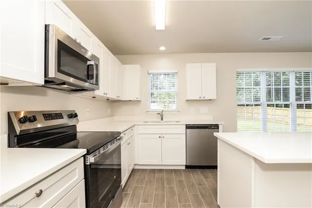 $2,295 | 9 Foust Court, Greensboro, NC 27405