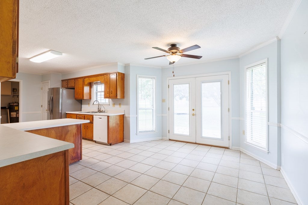5068 Pearl Davis Road Valdosta, GA 31605 - Photo 10 of 33 Gallery Image 10