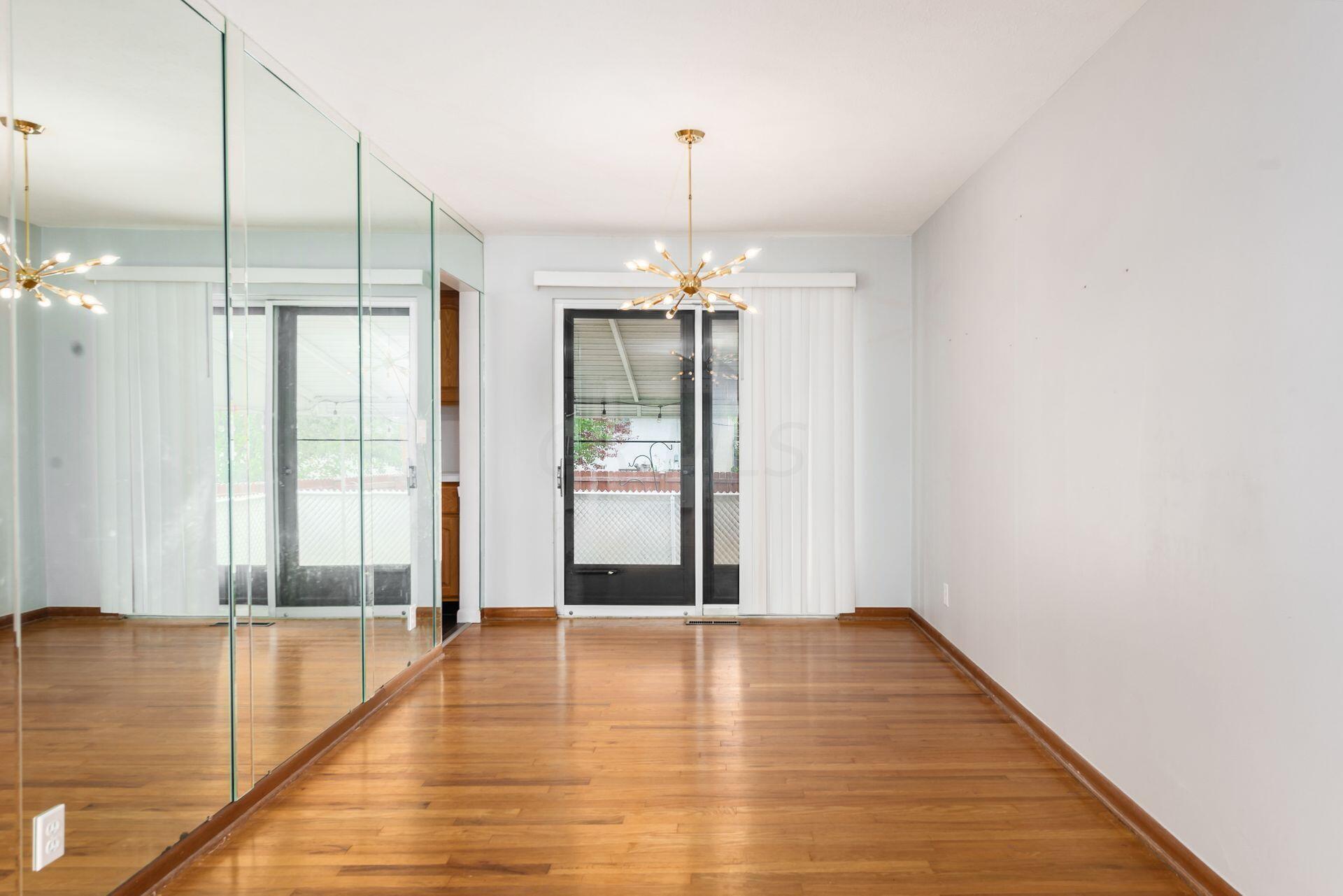 5355 Karl Road Columbus, OH 43229 - Photo 15 of 39 DINING AREA