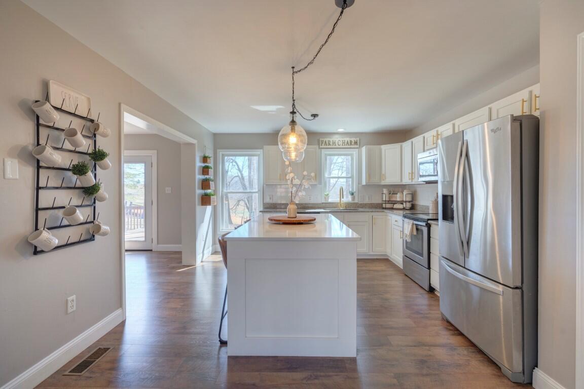 2876 Lantern Road Radford, VA 24141 - Photo 28 of 61 2876_Lantern_Web-37