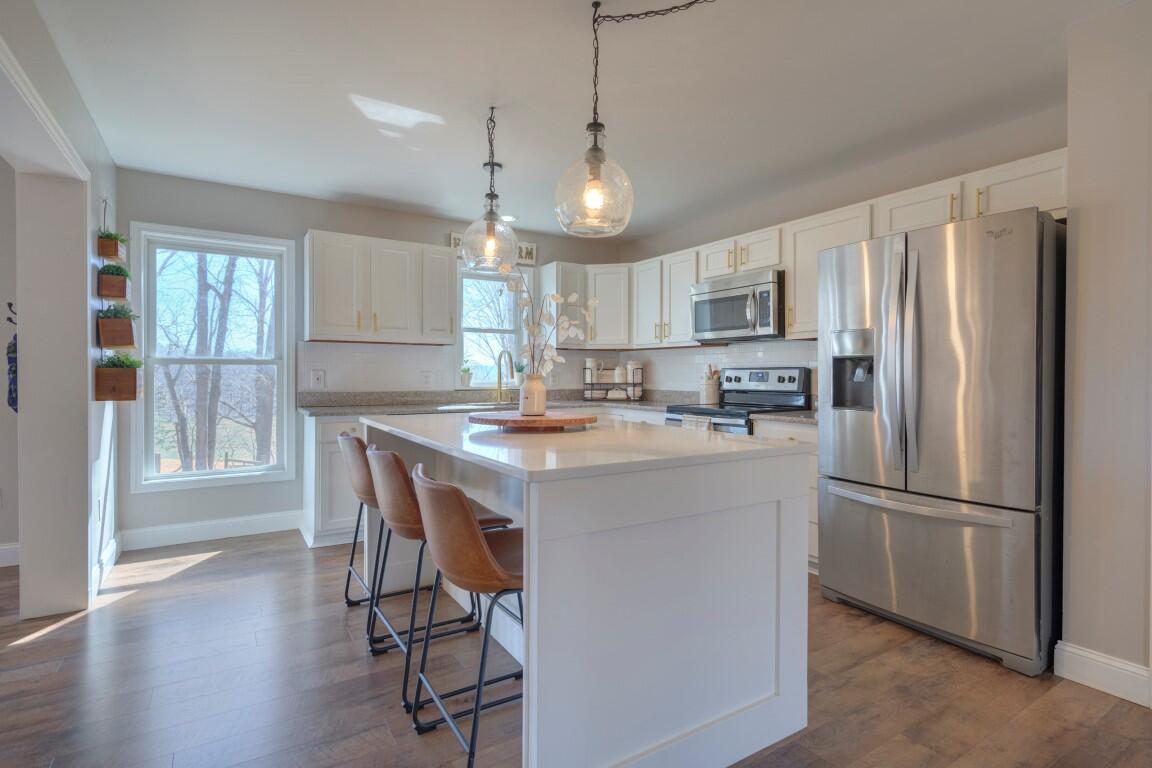 2876 Lantern Road Radford, VA 24141 - Photo 29 of 61 2876_Lantern_Web-38