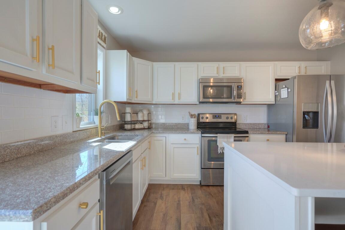 2876 Lantern Road Radford, VA 24141 - Photo 31 of 61 2876_Lantern_Web-40
