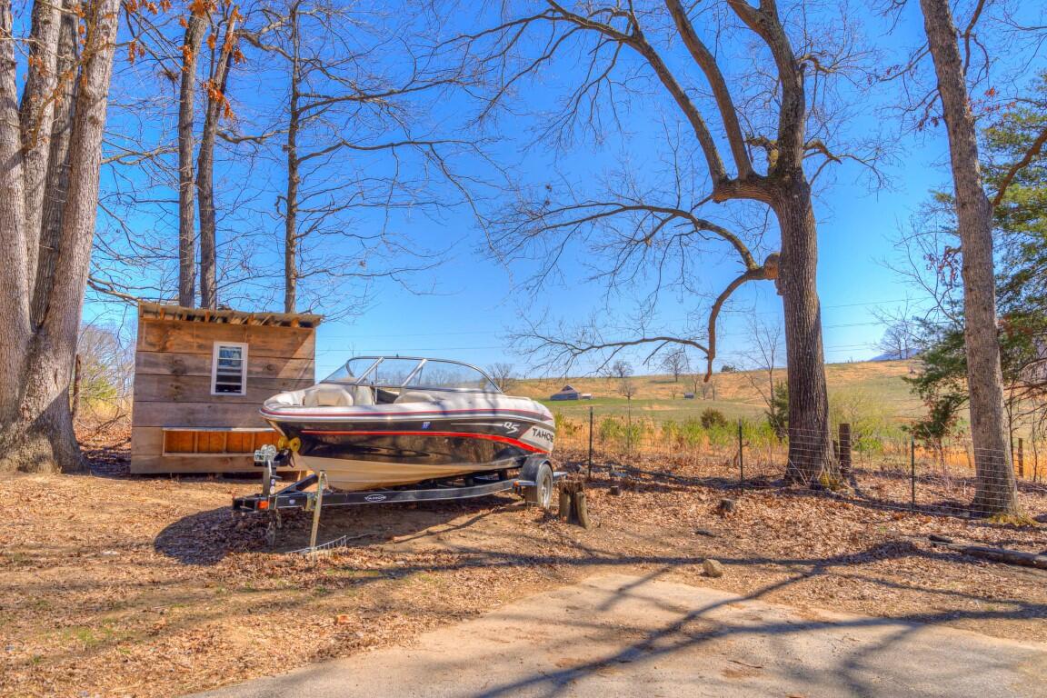 2876 Lantern Road Radford, VA 24141 - Photo 55 of 61 2876_Lantern_Web-6