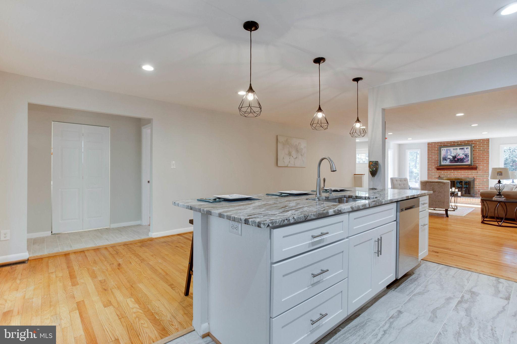 158 Calhoun Street Edgewater, MD 21037 - Photo 14 of 43 Kitchen with granite counter top