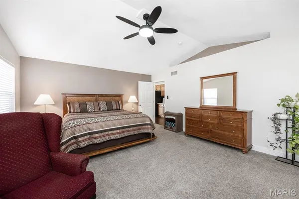 $320,500 | 9915 Bending Oaks Drive, Lebanon, IL 62254