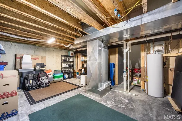 $320,500 | 9915 Bending Oaks Drive, Lebanon, IL 62254