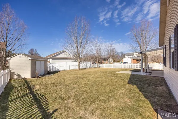 $320,500 | 9915 Bending Oaks Drive, Lebanon, IL 62254