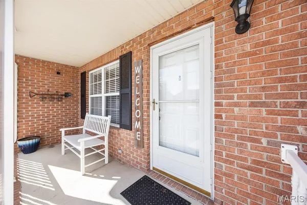 $320,500 | 9915 Bending Oaks Drive, Lebanon, IL 62254