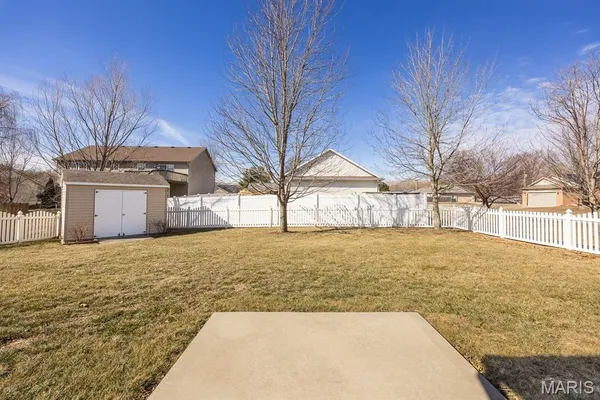 $320,500 | 9915 Bending Oaks Drive, Lebanon, IL 62254