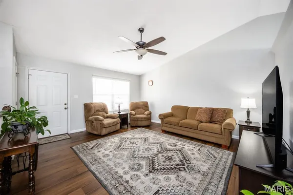 $320,500 | 9915 Bending Oaks Drive, Lebanon, IL 62254