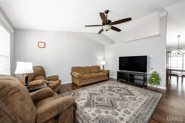 $320,500 | 9915 Bending Oaks Drive, Lebanon, IL 62254