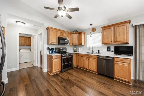 $320,500 | 9915 Bending Oaks Drive, Lebanon, IL 62254