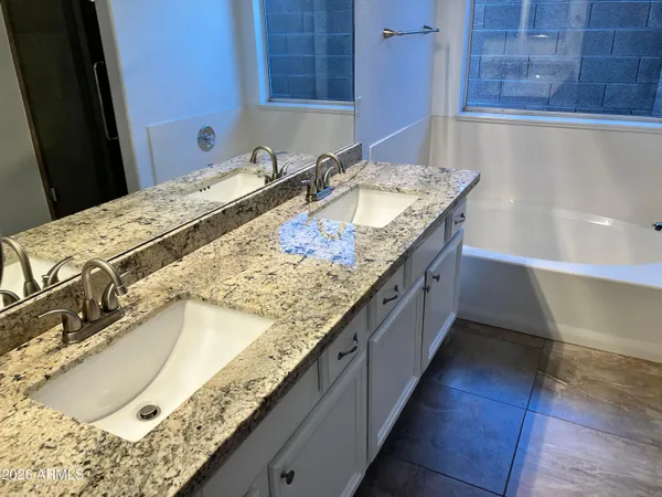 $2,250 | 2240 East Aire Libre Avenue, Phoenix, AZ 85022