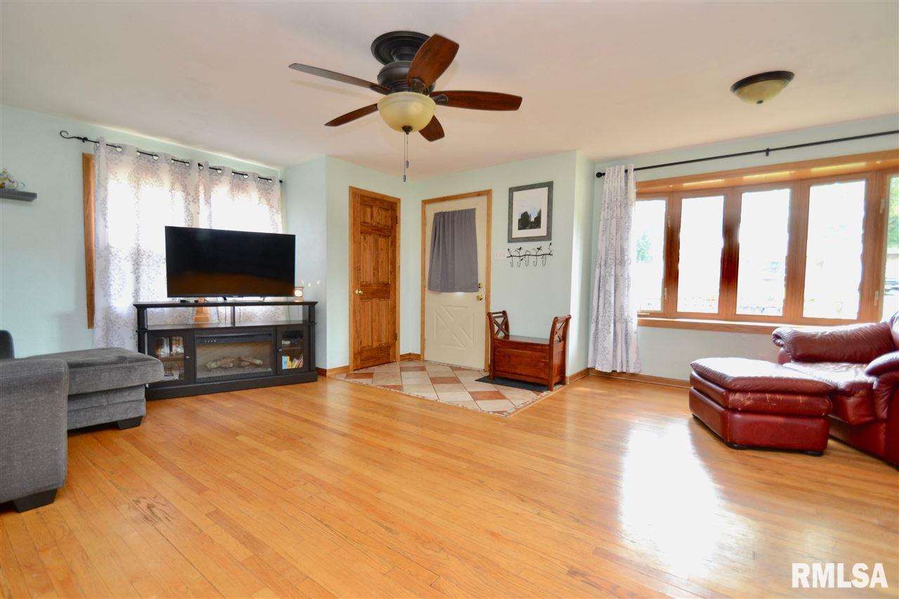 4503 Silvis Road Bartonville, IL 61607 - Photo 6 of 36 Gallery Image 6