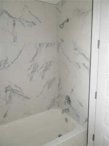 $325,000 | 104 Kingston Court, New Orleans, LA 70131