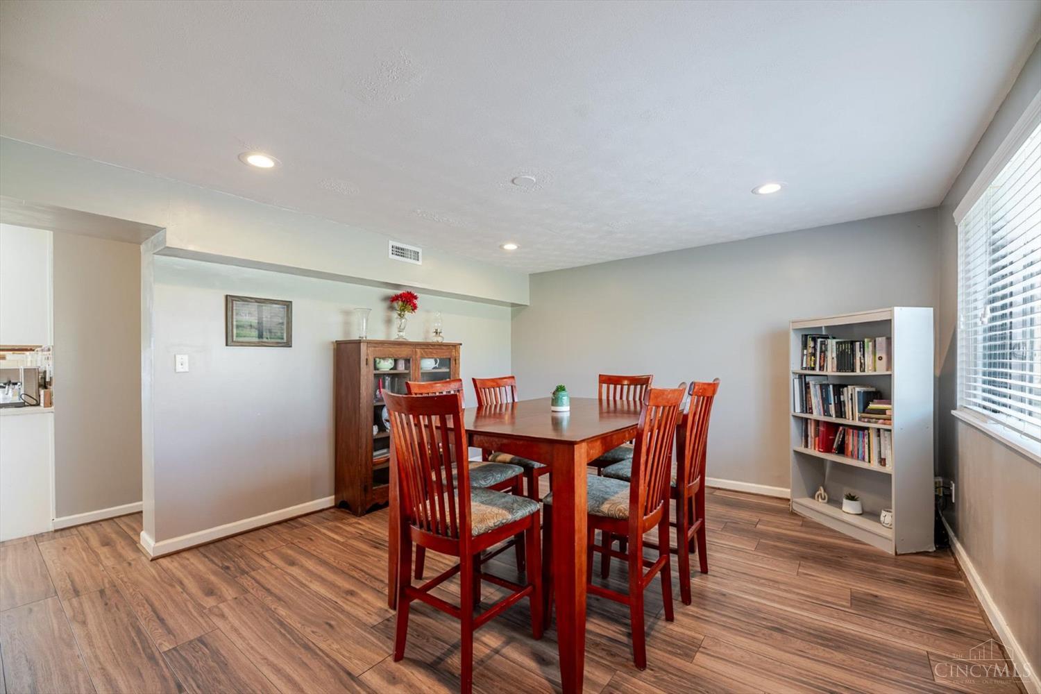 2108 East David Road Kettering, OH 45440 - Photo 8 of 43