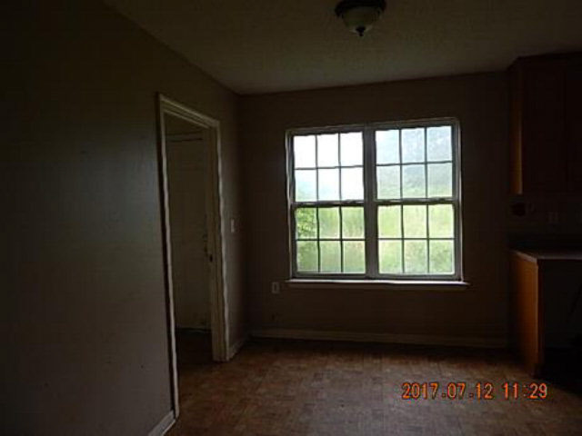 24982 Patterson Road Robertsdale, AL 36567 - Photo 9 of 12 Dining Area