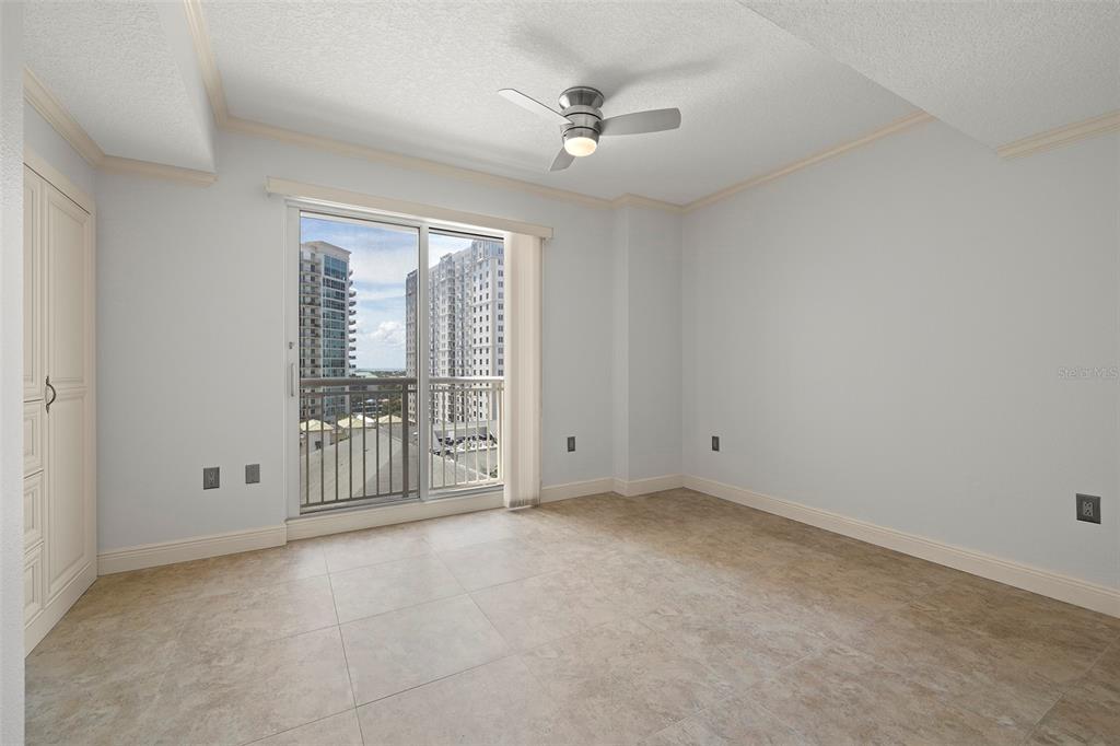 371 Channelside Walk Way, Unit 902 Tampa, FL 33602 - Photo 40 of 50 a view of an empty room with a window