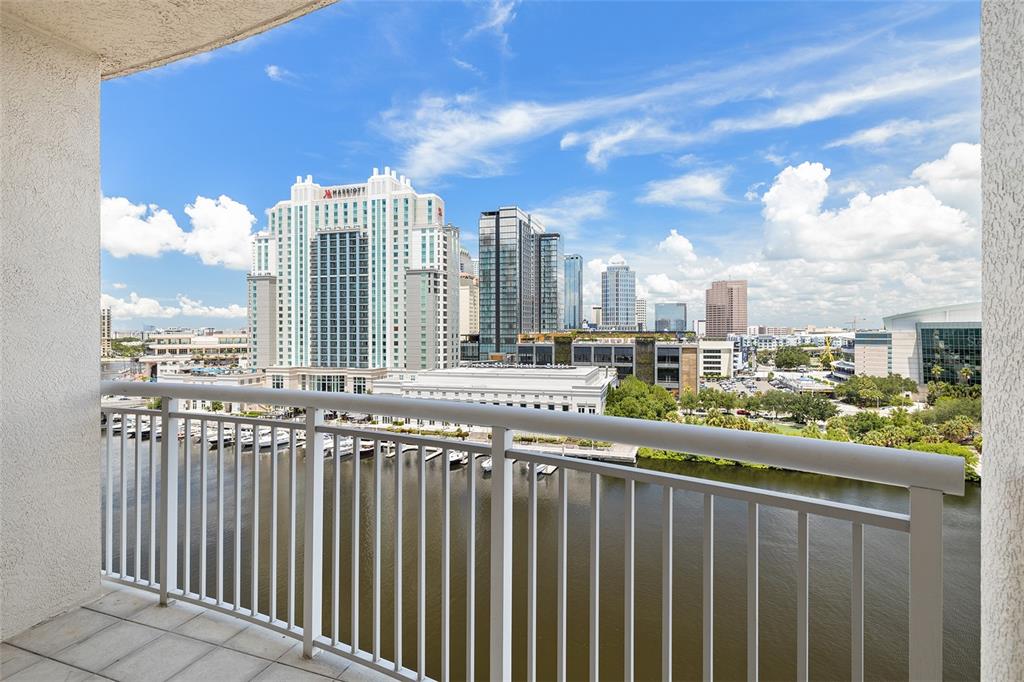 371 Channelside Walk Way, Unit 902 Tampa, FL 33602 - Photo 45 of 50 a view of city from a balcony