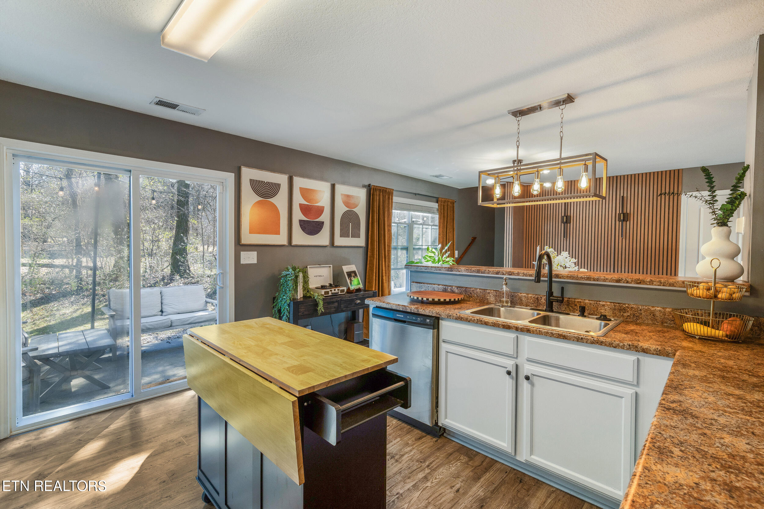 7200 Ponds Inlet Lane Powell, TN 37849 - Photo 12 of 38 Kitchen