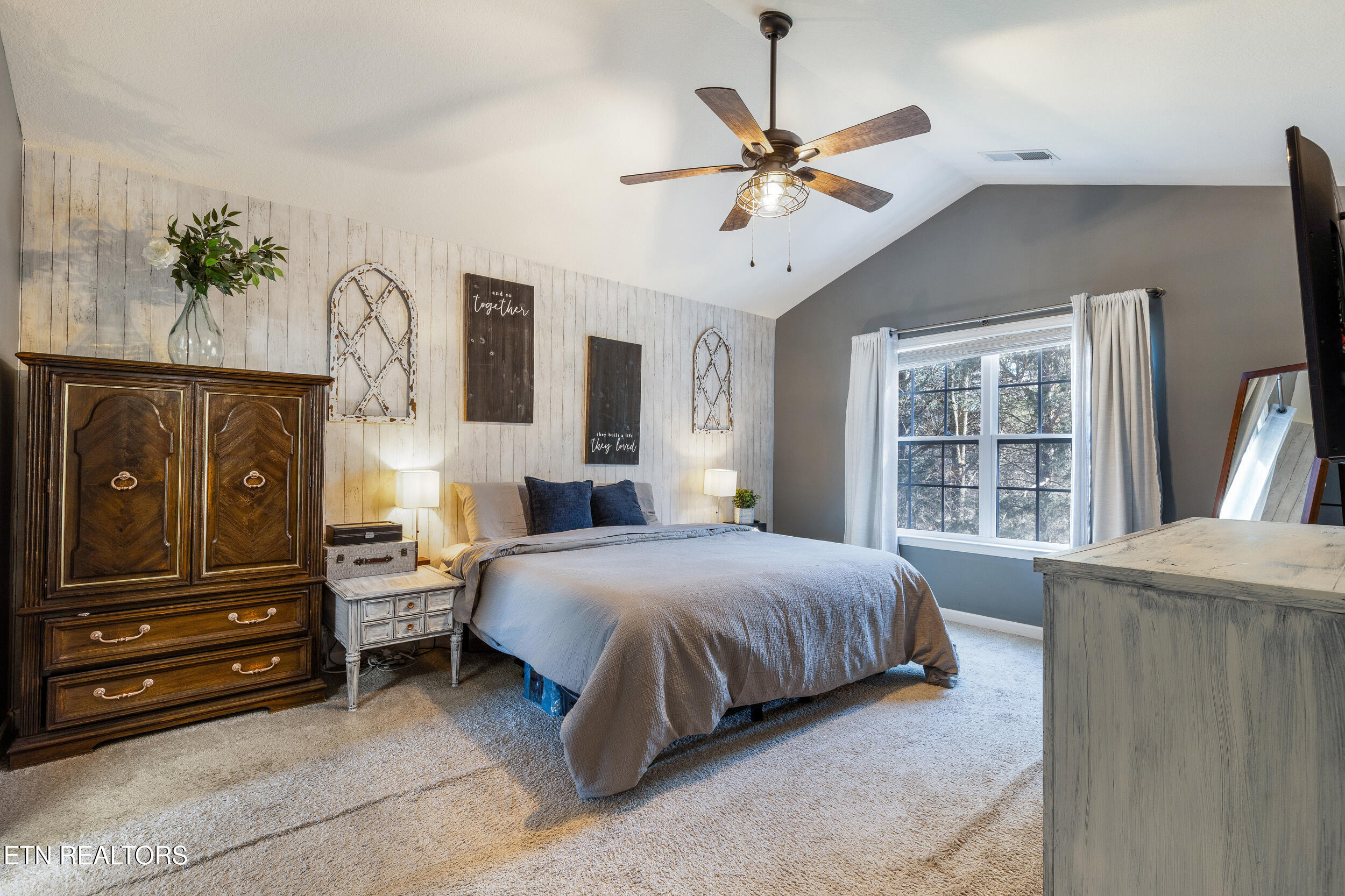 7200 Ponds Inlet Lane Powell, TN 37849 - Photo 15 of 38 Primary Bedroom