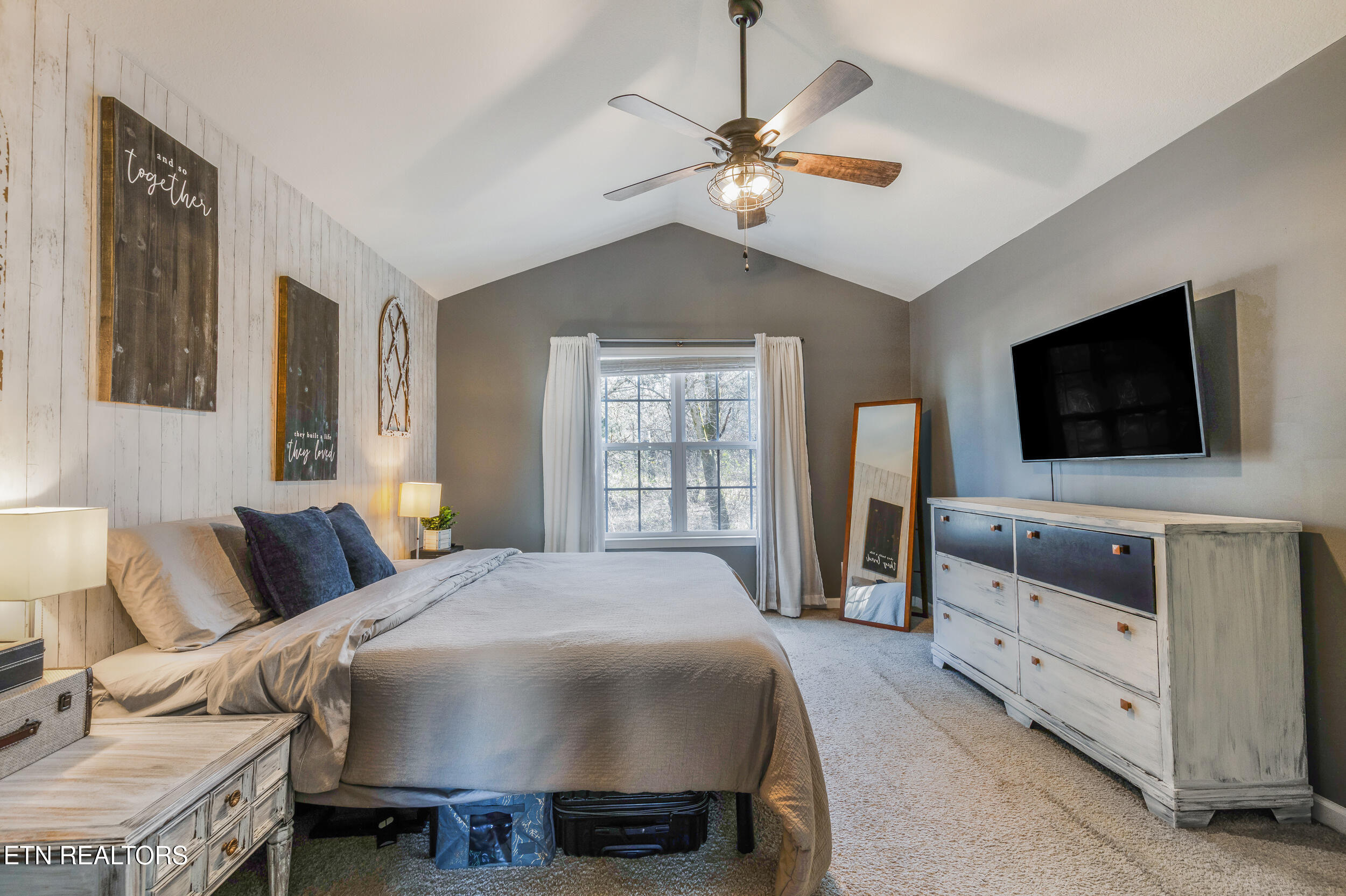 7200 Ponds Inlet Lane Powell, TN 37849 - Photo 16 of 38 Primary Bedroom