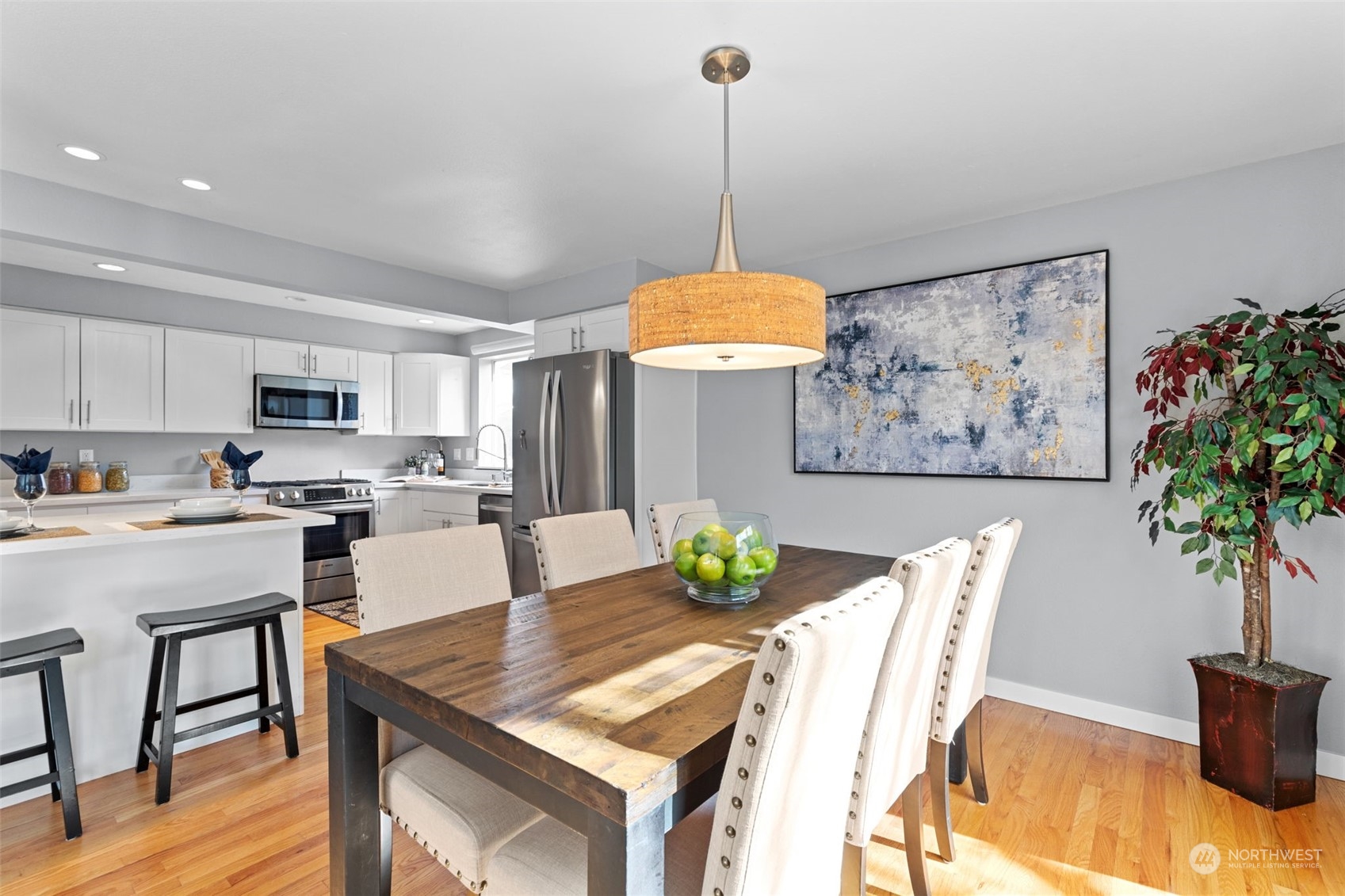 5108 South Garden Loop Road Seattle, WA 98118 - Photo 8 of 40 Gallery Image 8