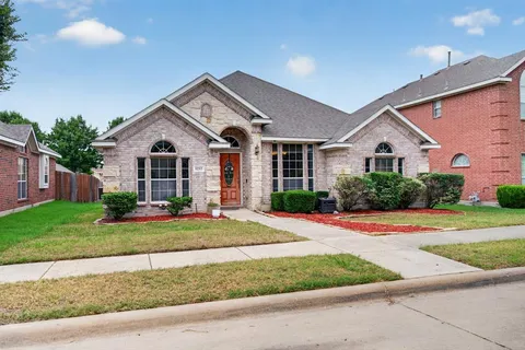 $299,999 | 1217 Yukon Drive, Glenn Heights, TX 75154