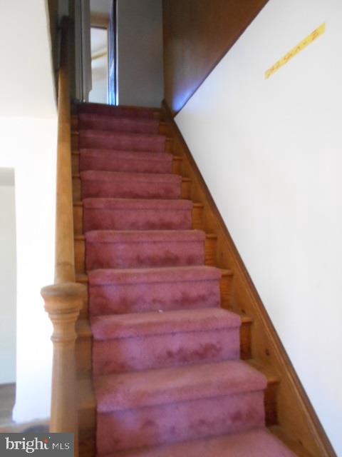 15 Ridge Road Aston, PA 19014 - Photo 14 of 17 stairs to 2nd floor