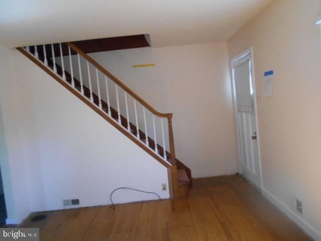 15 Ridge Road Aston, PA 19014 - Photo 6 of 17 living room