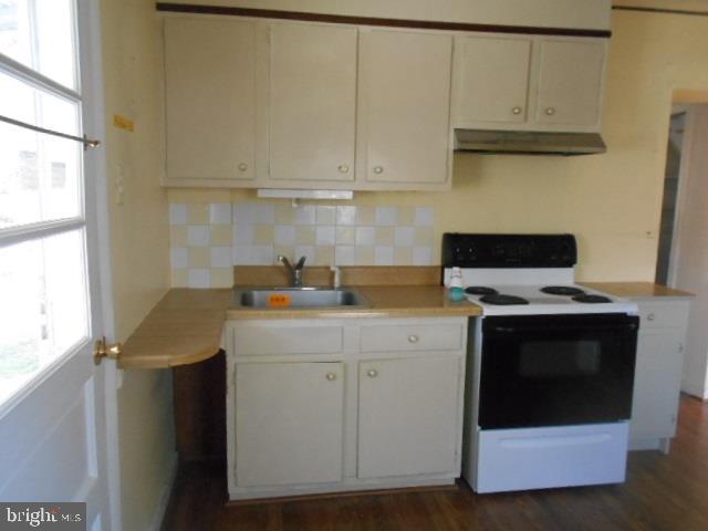 15 Ridge Road Aston, PA 19014 - Photo 8 of 17 kitchen