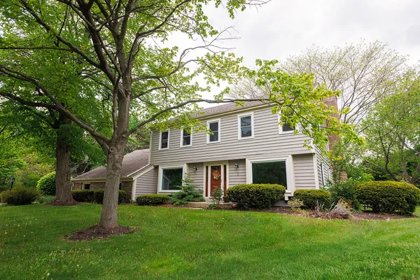 $449,999 | 3 Birchwood Court, Wind Point, WI 53402