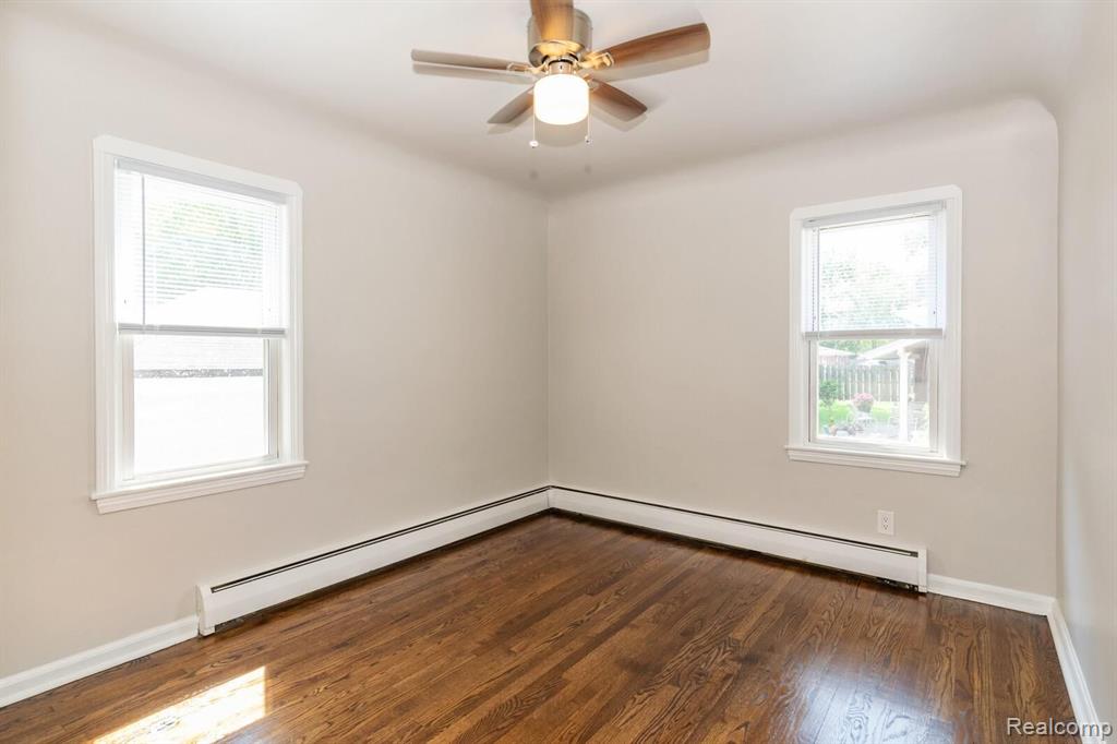 21560 Kelly Road Eastpointe, MI 48021 - Photo 12 of 23
