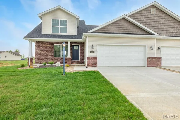 $359,900 | 207 Wrigley Field Drive, Bethalto, IL 62010