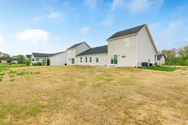 $359,900 | 207 Wrigley Field Drive, Bethalto, IL 62010