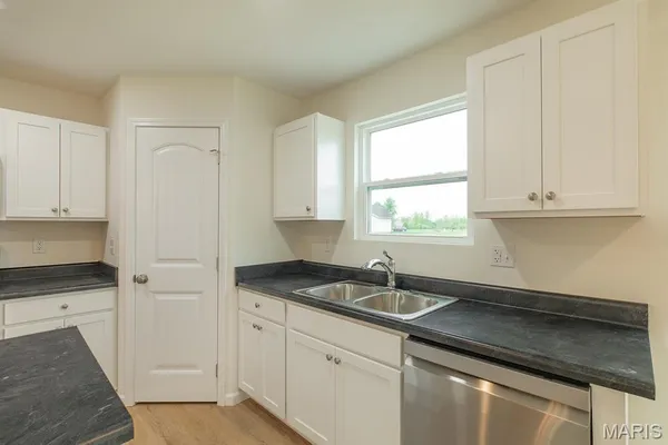 $359,900 | 207 Wrigley Field Drive, Bethalto, IL 62010