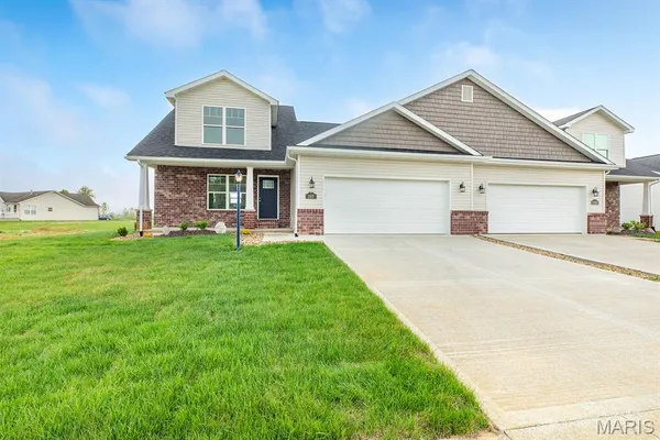 $359,900 | 207 Wrigley Field Drive, Bethalto, IL 62010