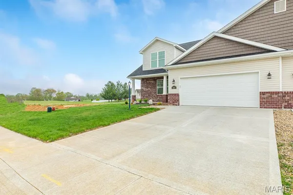 $359,900 | 207 Wrigley Field Drive, Bethalto, IL 62010