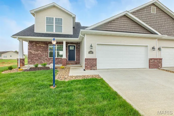 $359,900 | 207 Wrigley Field Drive, Bethalto, IL 62010