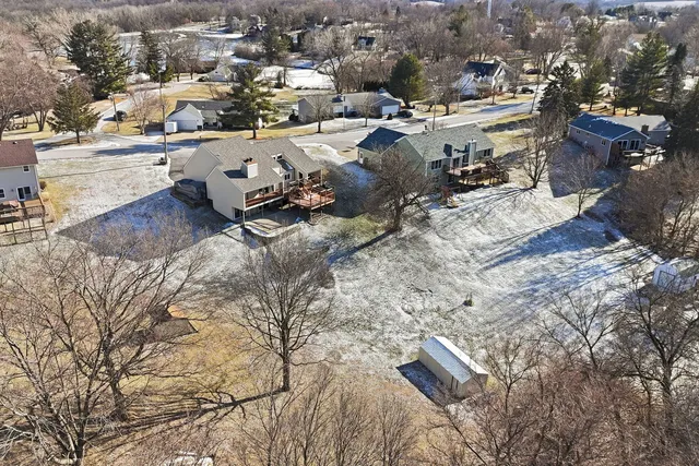 $325,000 | 302 Fyre Lake Drive, Sherrard, IL 61281