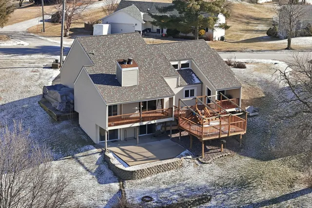 $325,000 | 302 Fyre Lake Drive, Sherrard, IL 61281