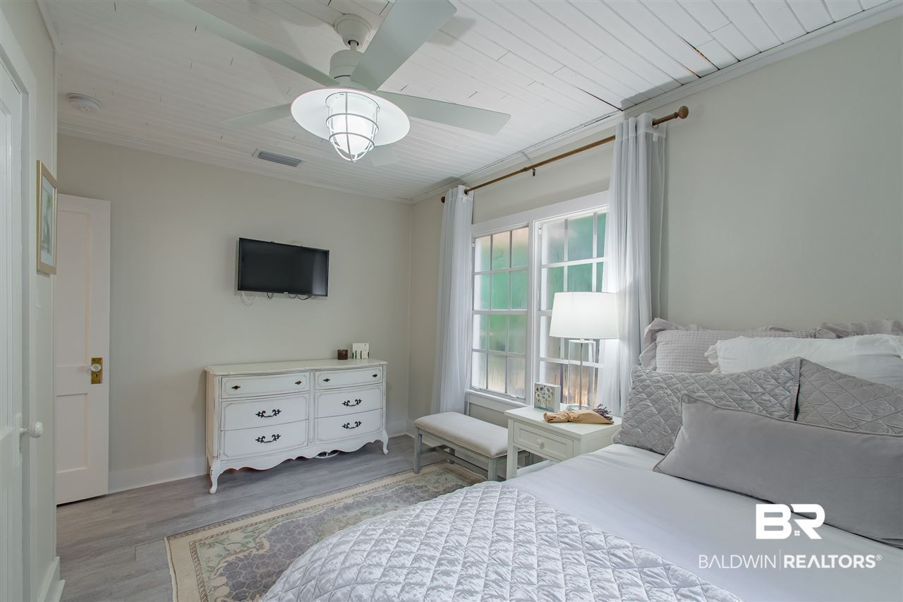 409 Azalea Street Fairhope, AL 36532 - Photo 16 of 39