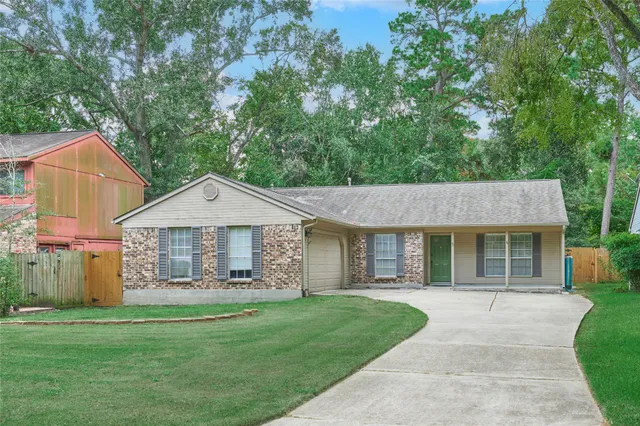 $2,195 | 5 North White Pebble Court, The Woodlands, TX 77380