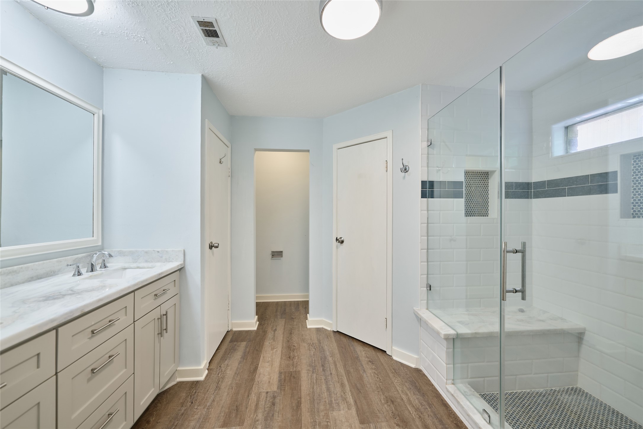 5 North White Pebble Court The Woodlands, TX 77380 - Photo 16 of 28