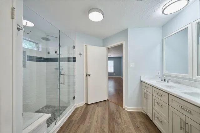 $2,195 | 5 North White Pebble Court, The Woodlands, TX 77380