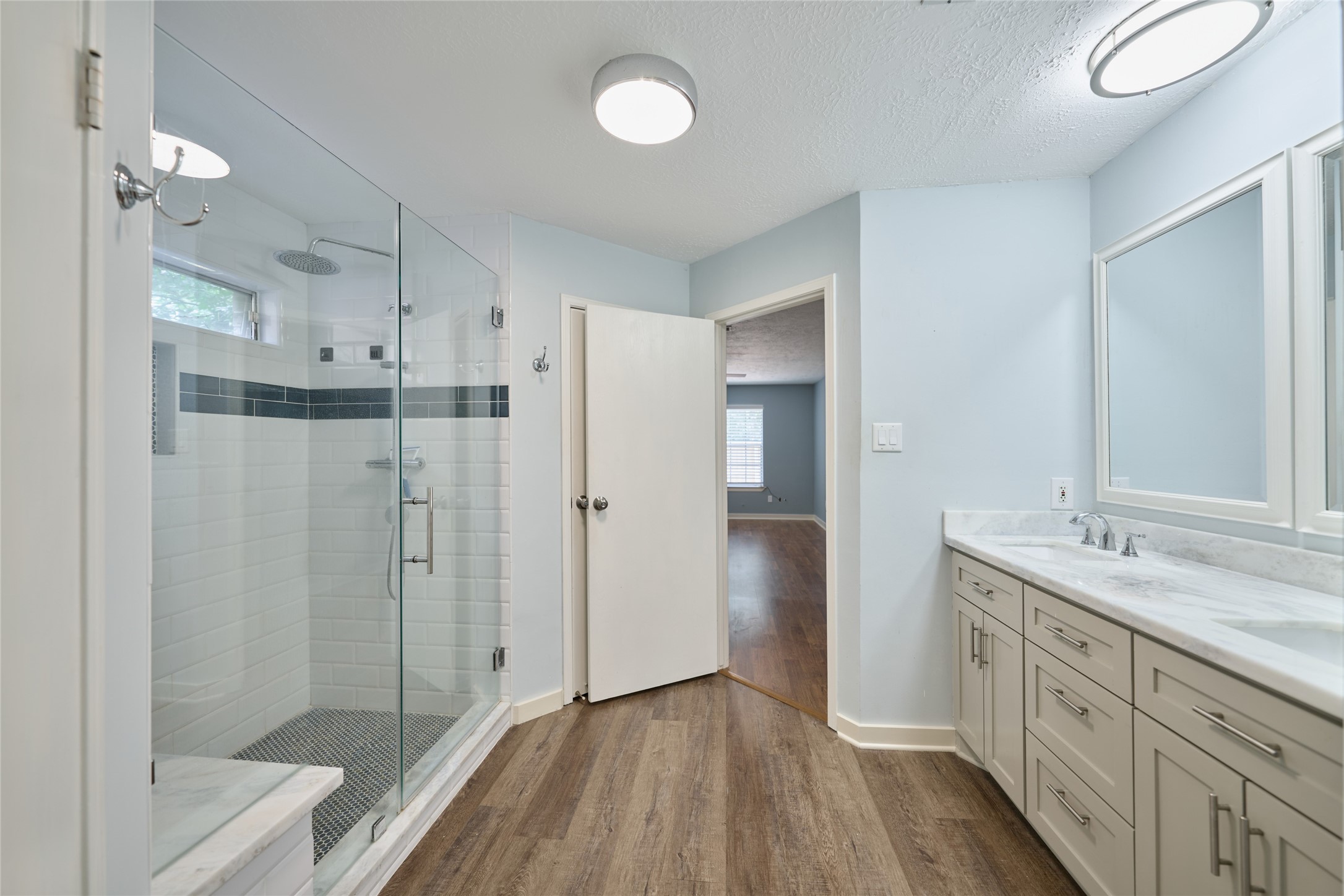 5 North White Pebble Court The Woodlands, TX 77380 - Photo 17 of 28