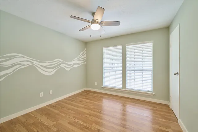 $2,195 | 5 North White Pebble Court, The Woodlands, TX 77380