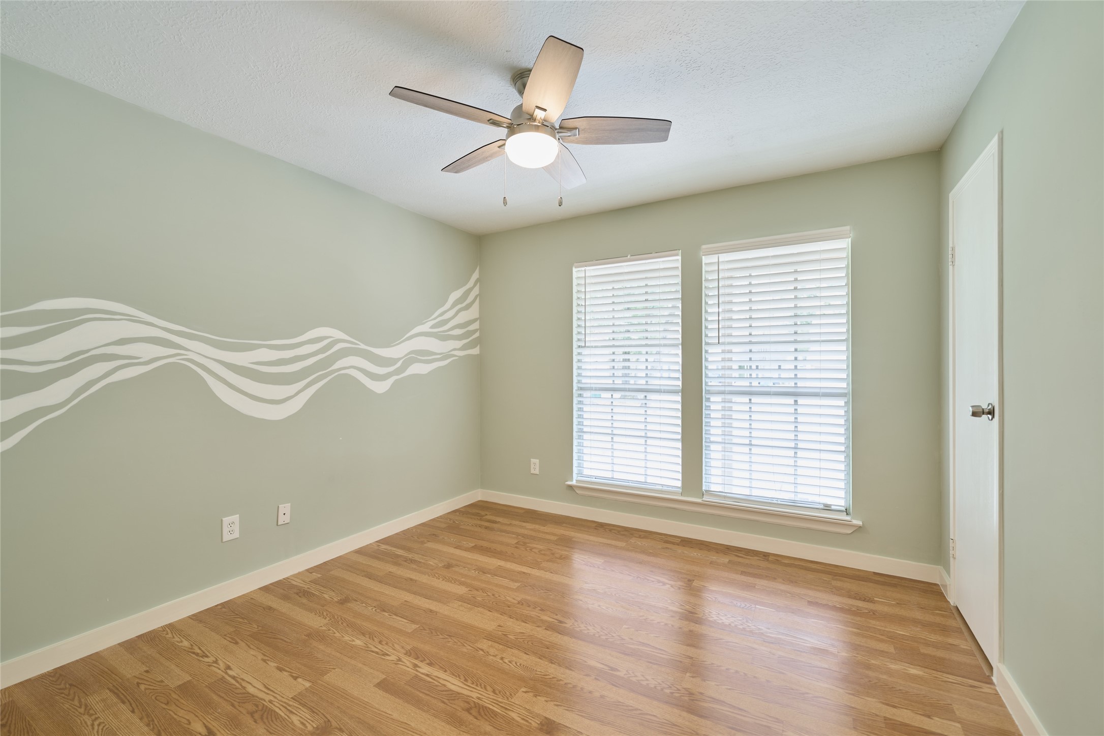 5 North White Pebble Court The Woodlands, TX 77380 - Photo 18 of 28