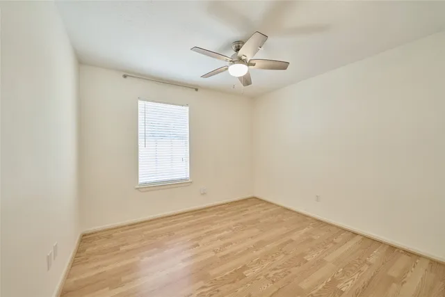 $2,195 | 5 North White Pebble Court, The Woodlands, TX 77380