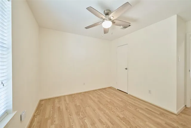 $2,195 | 5 North White Pebble Court, The Woodlands, TX 77380